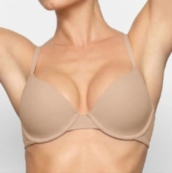Skims Fits Everybody T-shirt Bra - Picture 2 of 8